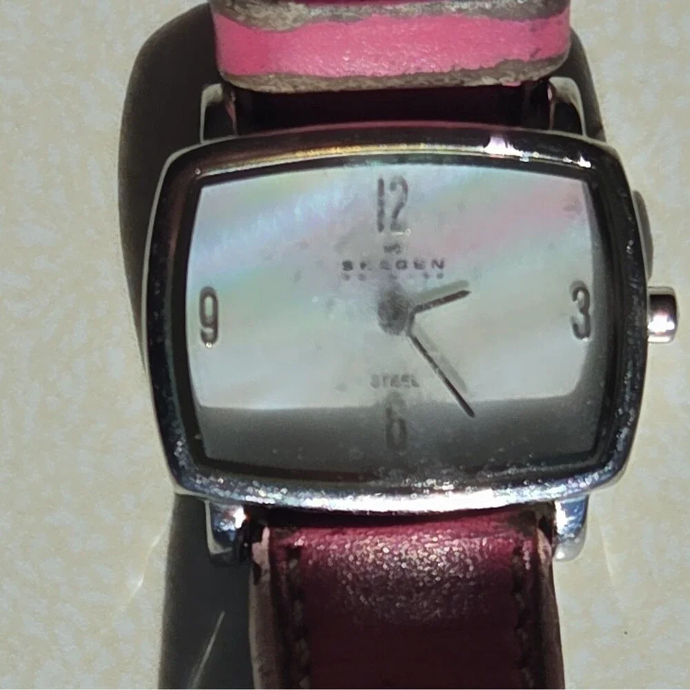 Skagen Denmark Women's Watch 330SSLPP Quartz Silver Dial Pink Leather Band